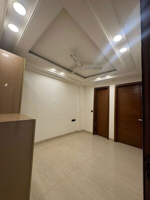 Room in 3 BHK Builder Floor at Sector 23 – for Rent