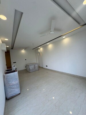 Room in 3 BHK Builder Floor at Sector 23 – for Rent