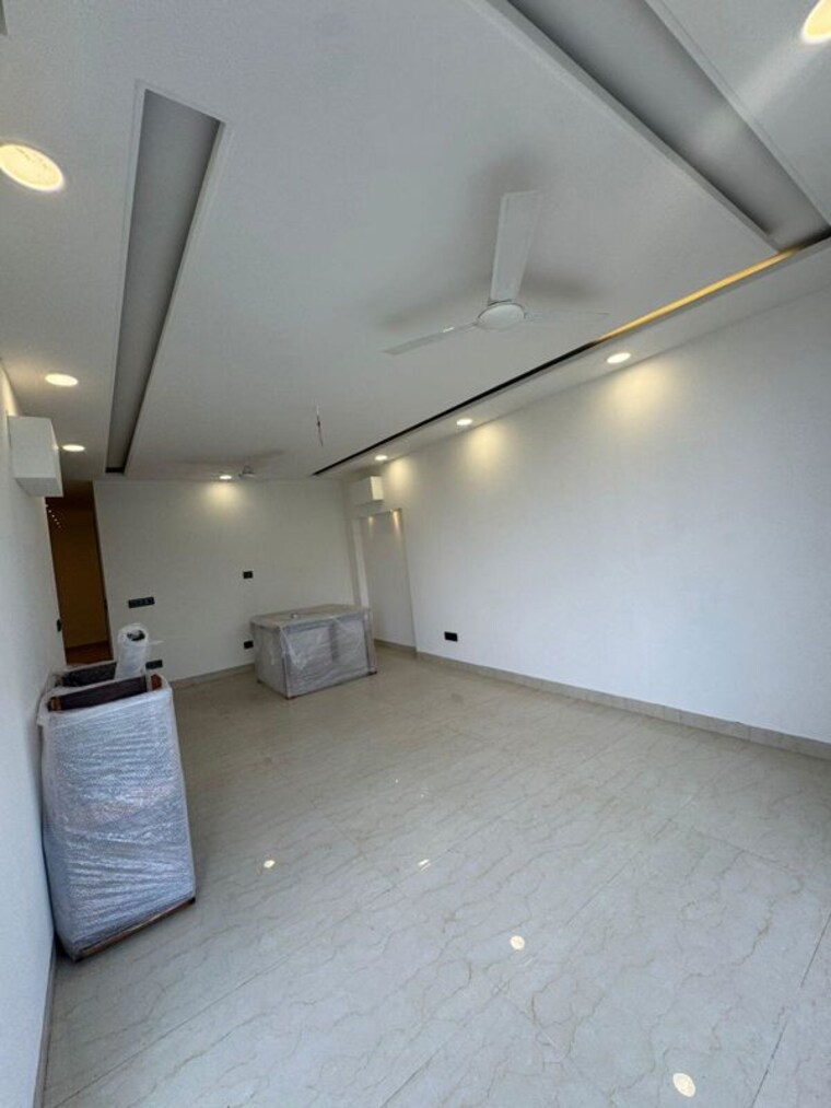 Room, sector 23 3 Bedroom 1550 Sq.Ft. Builder Floor In Sector 23 Gurgaon 10670722