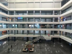  Shop For Rent in F5 The Capital, Hadapsar