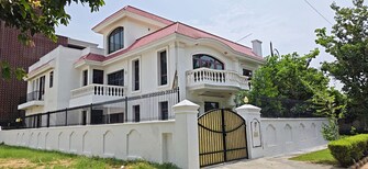 5 BHK +Villa For Rent in Eros Rosewood City in Sector 49, Gurgaon
