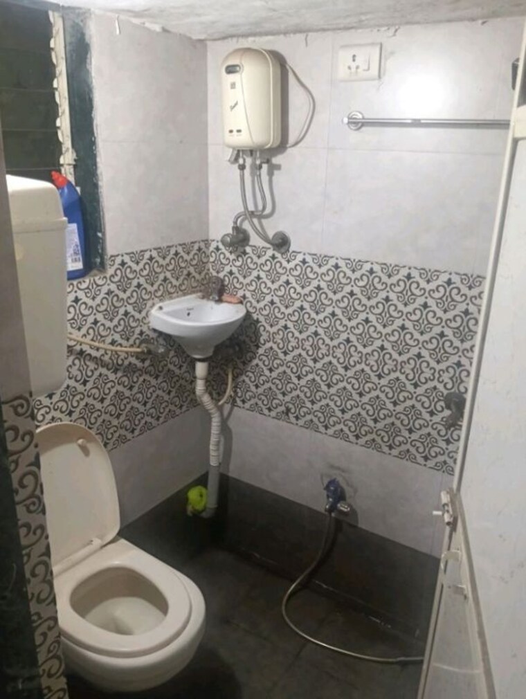 Bathroom, om-sai-residency-dombivali 2 Bedroom 720 Sq.Ft. Apartment In Dombivli East Thane 10629494