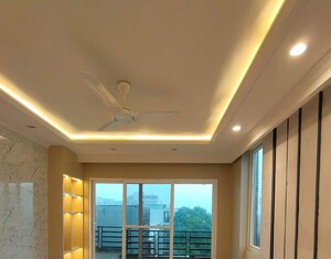 Room in 3 BHK Builder Floor at Sector 21 – for Rent