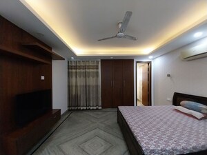 Bedroom in 3 BHK Builder Floor at Sector 23 – for Rent