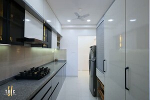 Building Lobby in 4 BHK Builder Floor at Mahavir Enclave 1 – for Sale