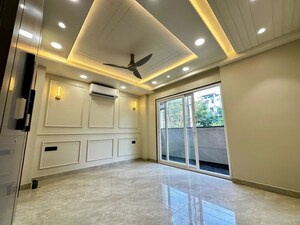 Room in 3 BHK Builder Floor at Sector 23 – for Rent