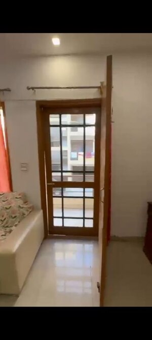 Room in 2 BHK Apartment at Highland Park Chandigarh, Bhabat – for Rent