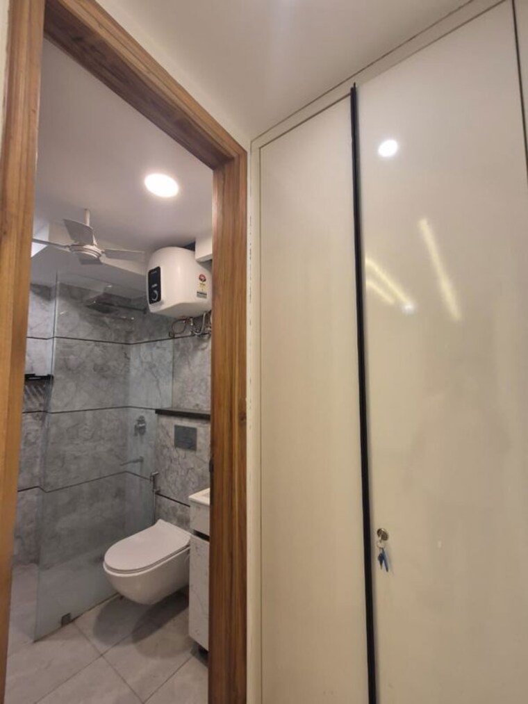 Bathroom, sector 22 3 Bedroom 1550 Sq.Ft. Builder Floor In Sector 22 Gurgaon 10670806