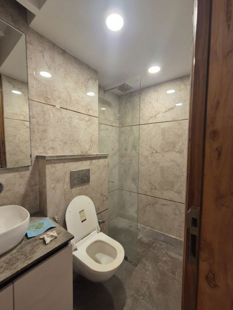 Bathroom, sector 22 3 Bedroom 1550 Sq.Ft. Builder Floor In Sector 22 Gurgaon 10670806