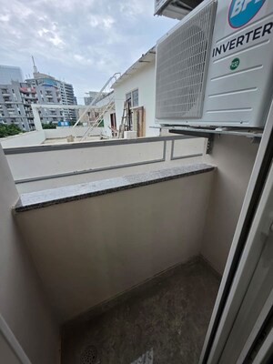 Balcony in 1 BHK Builder Floor at Sector 43 – for Rent