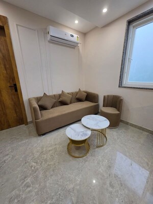 Living Room in 1 BHK Builder Floor at Sector 43 – for Rent
