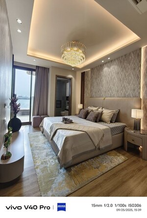 Room in 3 BHK Apartment at Bishanpura – for Sale