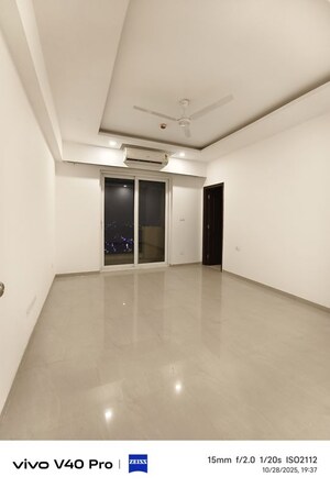Room in 3 BHK Apartment at Bishanpura – for Sale