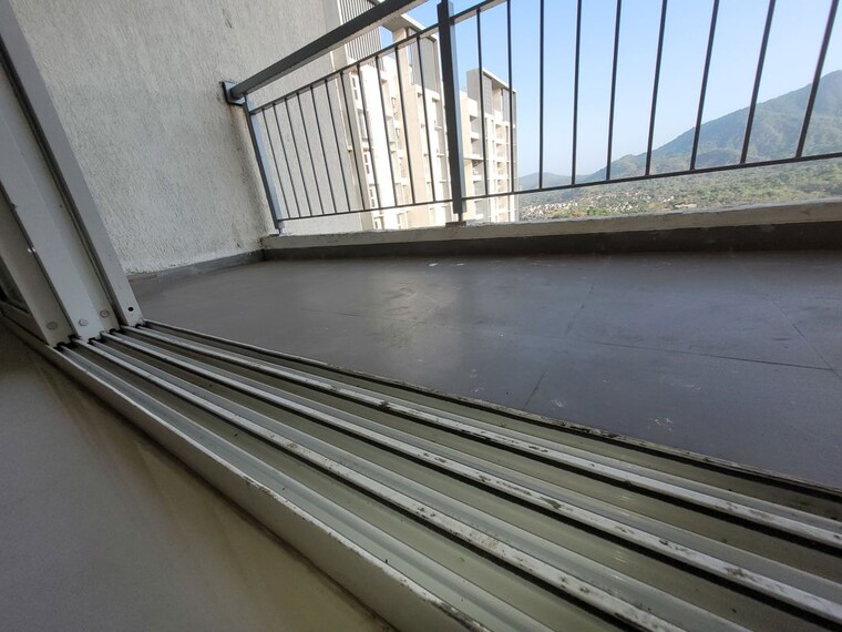Balcony, godrej-emerald 2 Bedroom 708 Sq.Ft. Apartment In Ghodbunder Road Thane 10670835