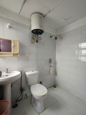 Bathroom in 3 BHK Apartment at Umang Summer Palms, Sector 86 – for Rent