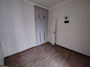 Room in 2.5 BHK Builder Floor at Central Park Cerise Suites, Sohna Sector 33 – for Rent