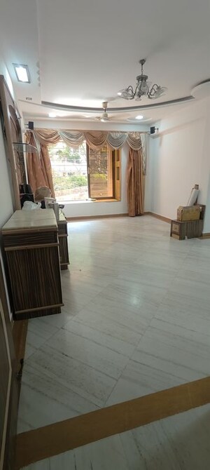 Room in 2 BHK Apartment at Eden Woods complex, Manpada – for Rent
