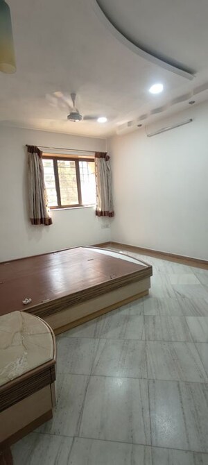 Room in 2 BHK Apartment at Eden Woods complex, Manpada – for Rent