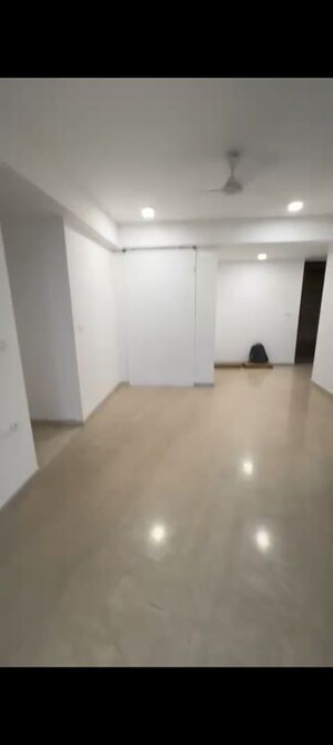 Room in 3 BHK Apartment at Lodha Kiara, Worli – for Rent