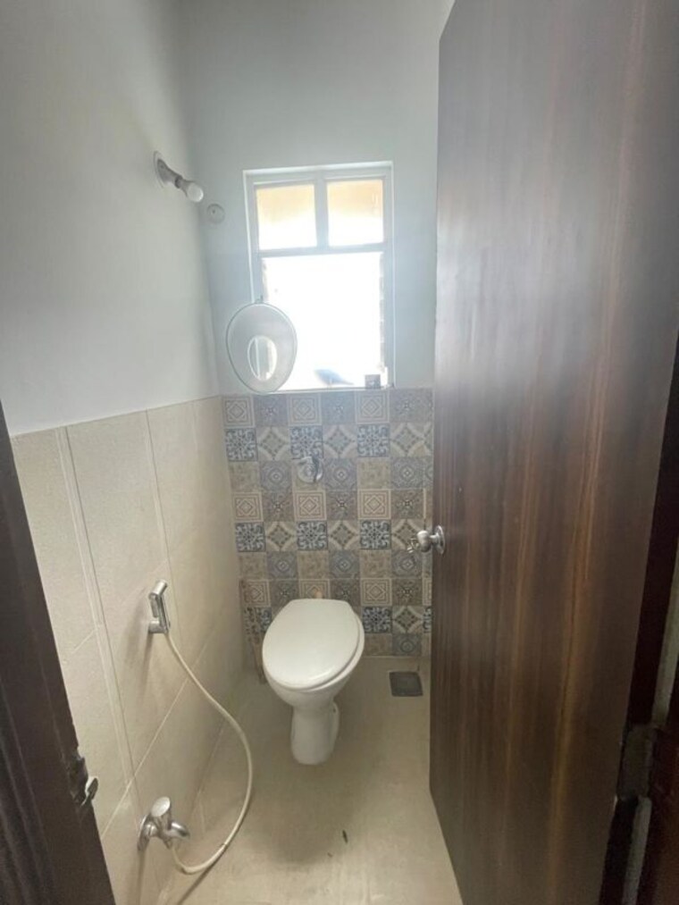 Bathroom, thite nagar 1 Bedroom 585 Sq.Ft. Apartment In Thite Nagar Pune 10670871