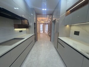 Building Lobby in 3 BHK Builder Floor at Sector 23 – for Rent