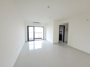 Room in 2 BHK Apartment at Lodha Splendora, Ghodbunder Road – for Rent