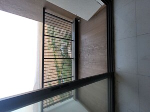 Room in 2 BHK Apartment at Lodha Splendora, Ghodbunder Road – for Rent
