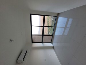 Room in 2 BHK Apartment at Lodha Splendora, Ghodbunder Road – for Rent