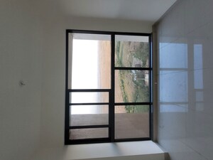 Room in 2 BHK Apartment at Lodha Splendora, Ghodbunder Road – for Rent