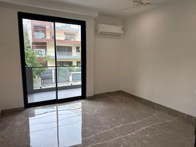 Room, sector 23 3 Bedroom 1550 Sq.Ft. Builder Floor In Sector 23 Gurgaon 10670914
