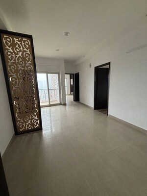 Room in 2.5 BHK Apartment at Fusion Homes, Tech Zone 4 Greater Noida – for Sale