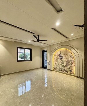 Room in 3 BHK Builder Floor at New Industrial Township 5 – for Rent