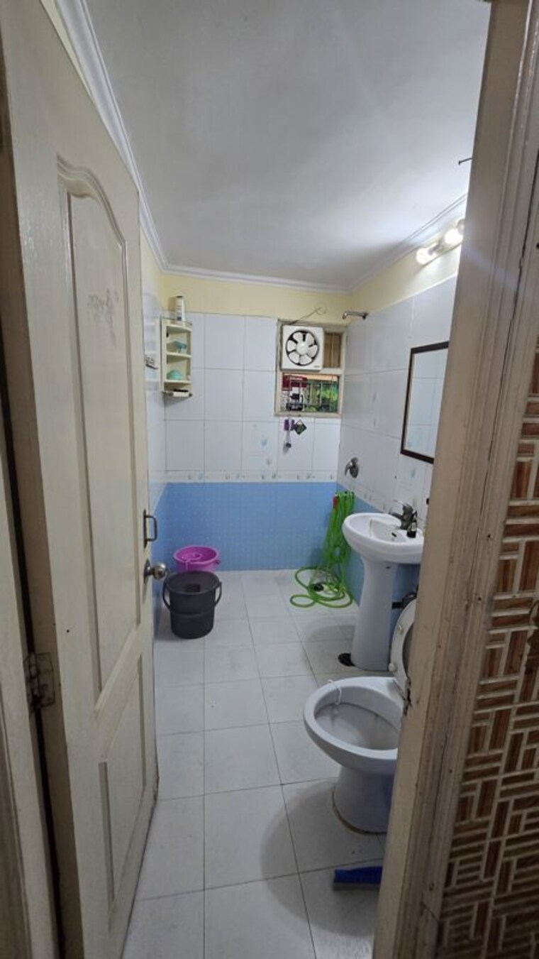 Bathroom, niho-jasmine-scottish-garden 2 Bedroom 1299 Sq.Ft. Apartment In Ahinsa Khand 2 Ghaziabad 10670936