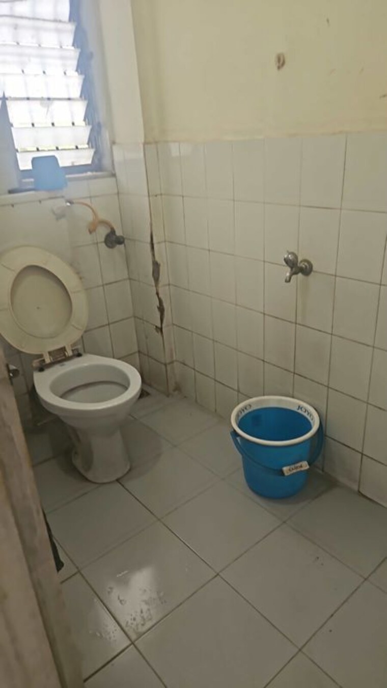 Bathroom, chembur Commercial Office Space 305 Sq.Ft. In Chembur Mumbai 10670895