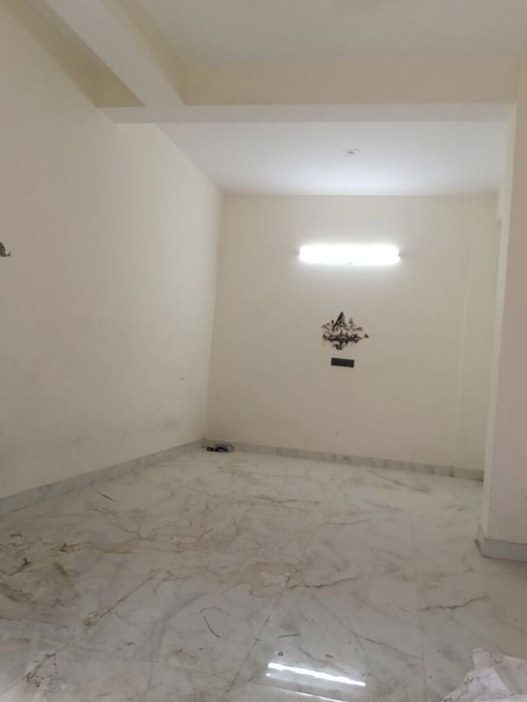 Hall, neb sarai Commercial Shop 300 Sq.Ft. In Neb Sarai Delhi 10670962