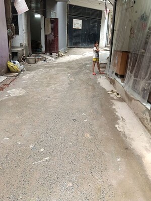Parking in  Shop at Neb Sarai – for Rent