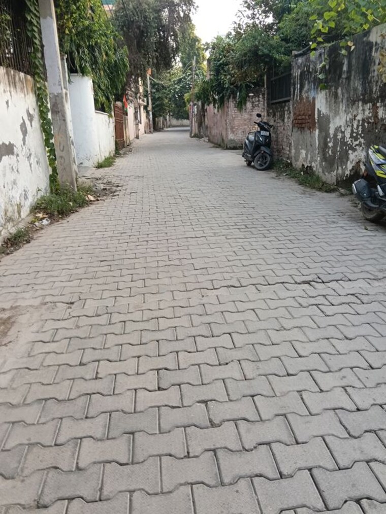  Parking, neb sarai Commercial Shop 300 Sq.Ft. In Neb Sarai Delhi 10670962