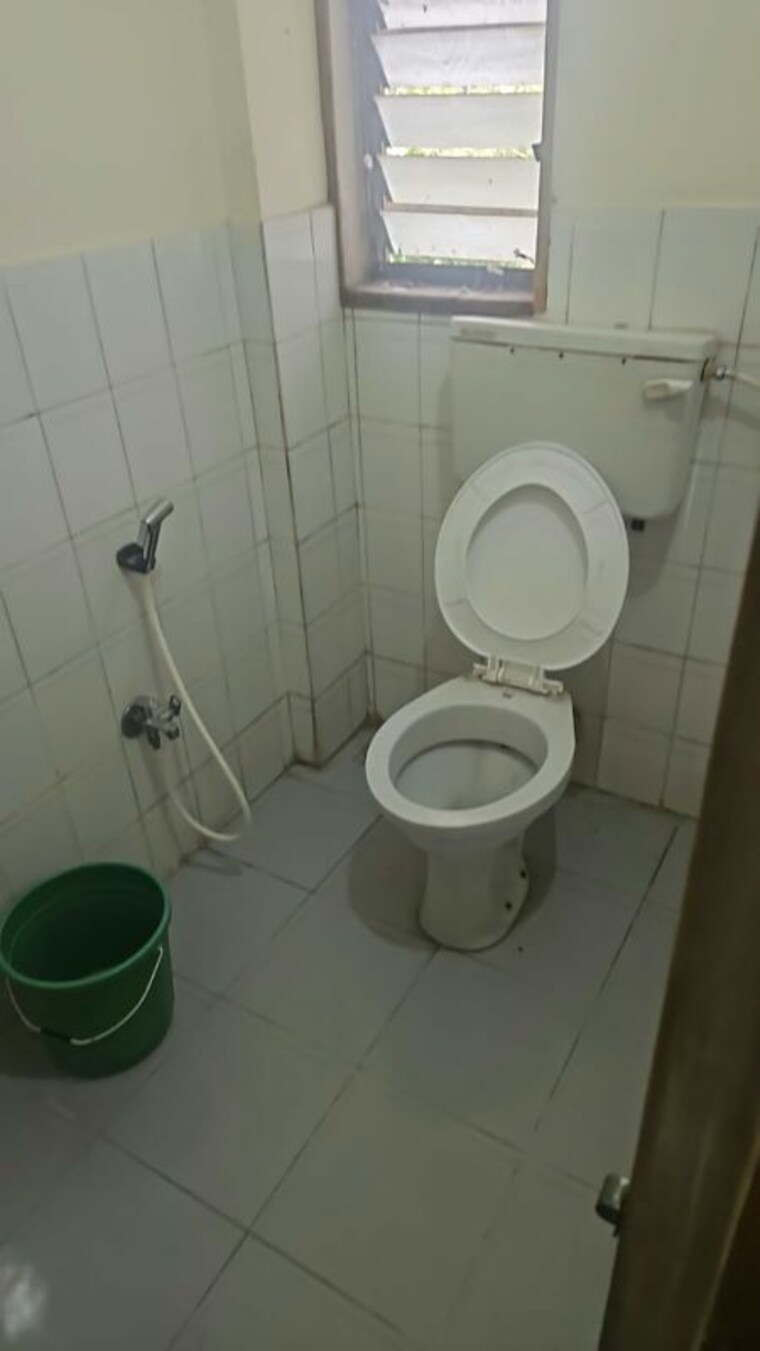 Bathroom, chembur Commercial Office Space 305 Sq.Ft. In Chembur Mumbai 10670963
