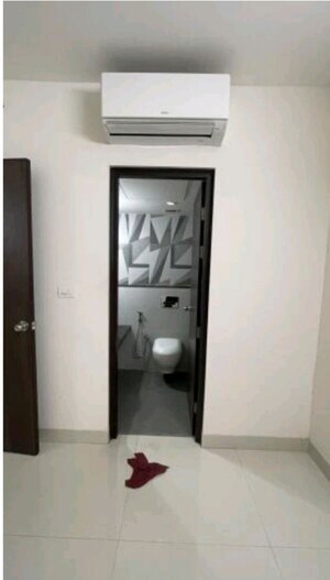 Room in 1 BHK Apartment at Lodha Casa Viva, Majiwada – for Rent
