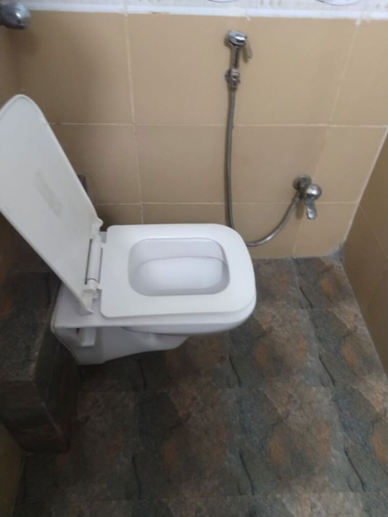 Bathroom, haware-splendor 2.5 Bedroom 1100 Sq.Ft. Apartment In Kharghar Navi Mumbai 10670938