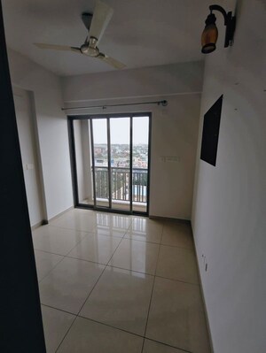 Room in 3 BHK Apartment at Goyal and Co Orchid Greens, Kannur – for Rent