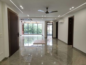 3 BHK Builder Floor For Rent in Sector 21
