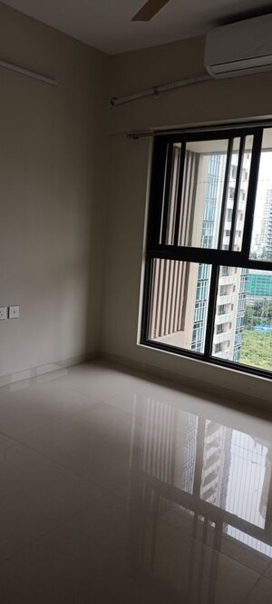 Room in 2 BHK Apartment at Worli – for Rent