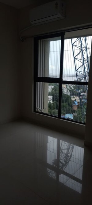 Room in 2 BHK Apartment at Worli – for Rent