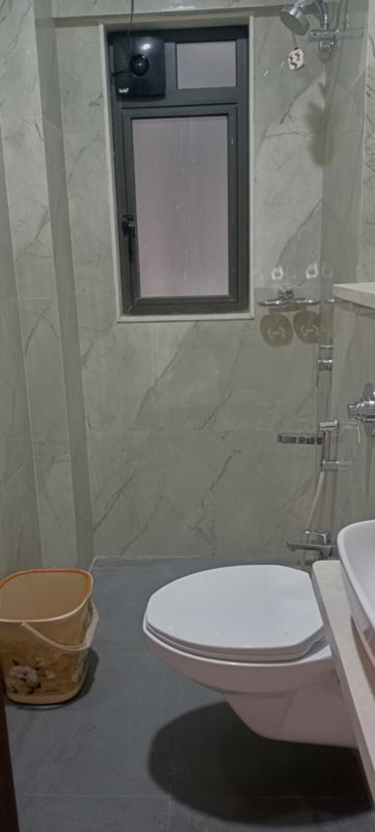 Bathroom, worli 2 Bedroom 950 Sq.Ft. Apartment In Worli Mumbai 10671055