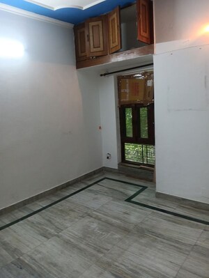 Room in 2 BHK Apartment at Shatabdi Vihar, Sector 52 – for Rent