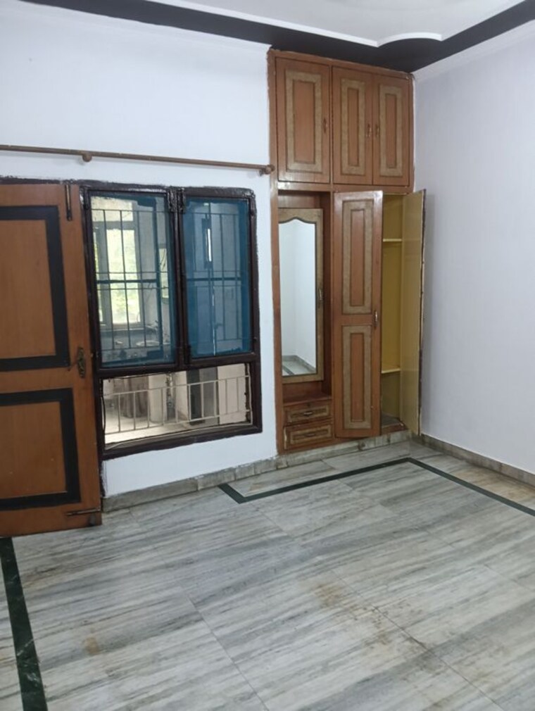 Room, shatabdi-vihar 2 Bedroom 950 Sq.Ft. Apartment In Sector 52 Noida 10671033