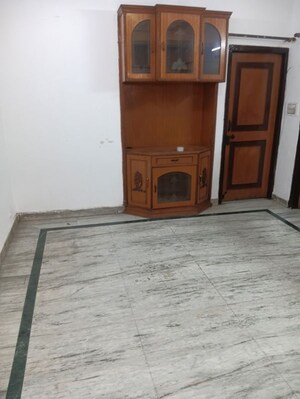 Room in 2 BHK Apartment at Shatabdi Vihar, Sector 52 – for Rent