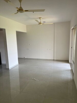Room in 2 BHK Apartment at Nyati Era, Dhanori – for Rent