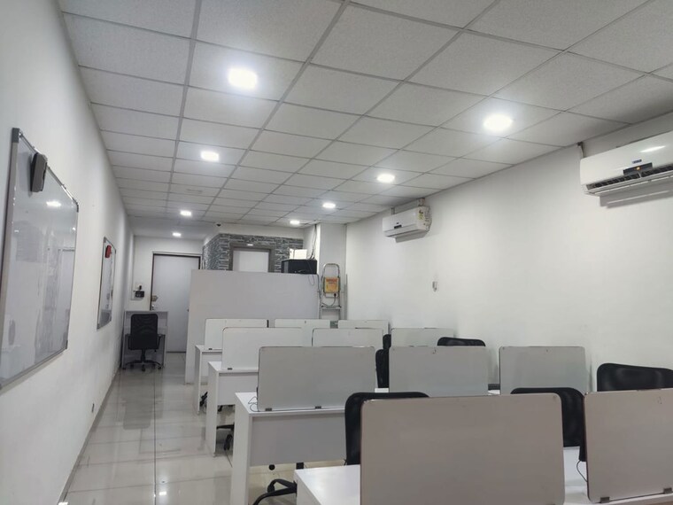 Team Area, matoshree-quantum-tower Commercial Office Space 610 Sq.Ft. In Malad West Mumbai 10671096
